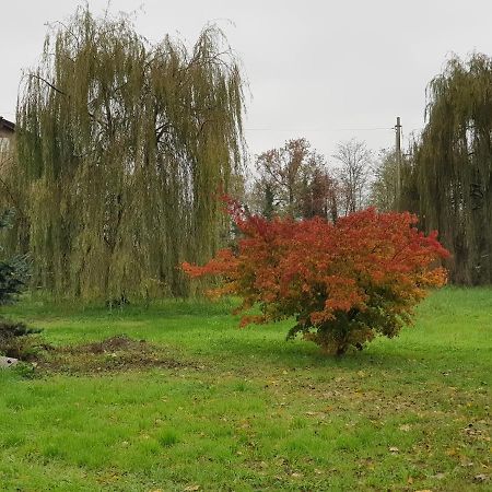 Az.Agr.Cascina Moretta Momo Екстер'єр фото
