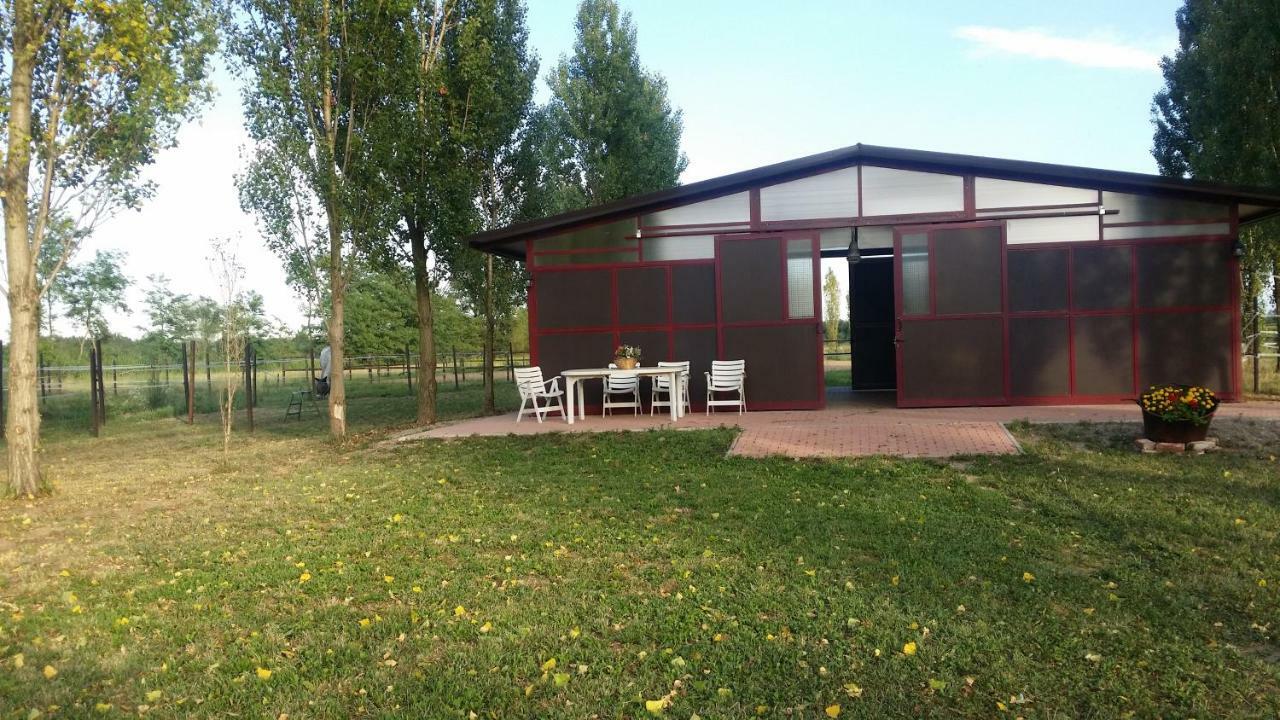 Az.Agr.Cascina Moretta Momo Екстер'єр фото
