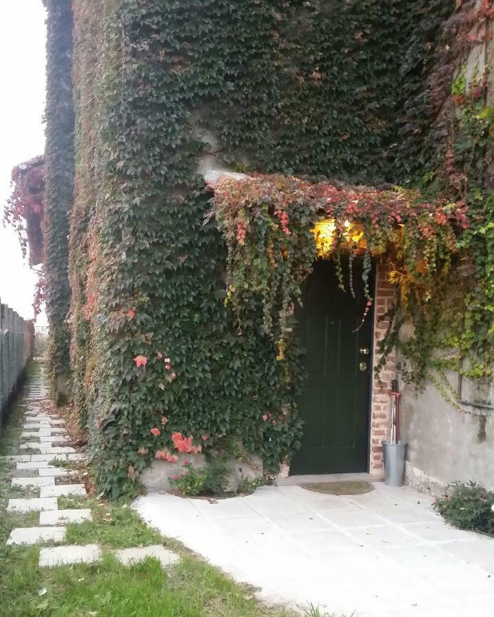 Az.Agr.Cascina Moretta Momo Екстер'єр фото
